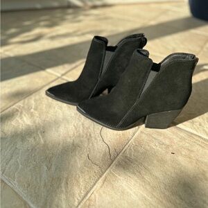 Vintage Havana Black Heeled Boots with Suede Texture